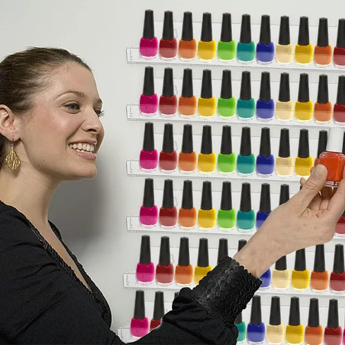 Vista 4 de Paquete de 6 estantes de esmalte de uñas, estante organizador montado en la pared con inserciones de extremo antideslizantes extraíbles, soporte