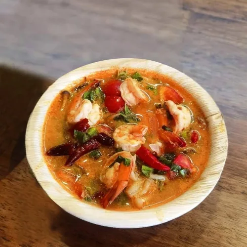 Vista 4 de Hierbas tailandesas secas para sopa Tom Yum o Tom Kah: disfruta de los mejores sabores de Tailandia