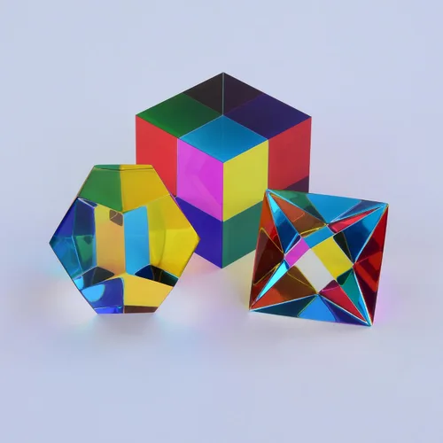 Vista 7 de CMY Cubes The Mundus (1.969 in) - Poliedro cian, magenta y amarillo - Dodecaedro de mezcla de colores sustractivo - enseña la mezcla