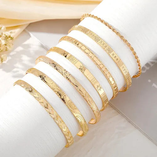 Vista 7 de Juego de pulseras de oro bohemio para mujer, estilo vintage, apilables, con flechas ajustables, hexagrama torcido, grabado, brazalete abierto