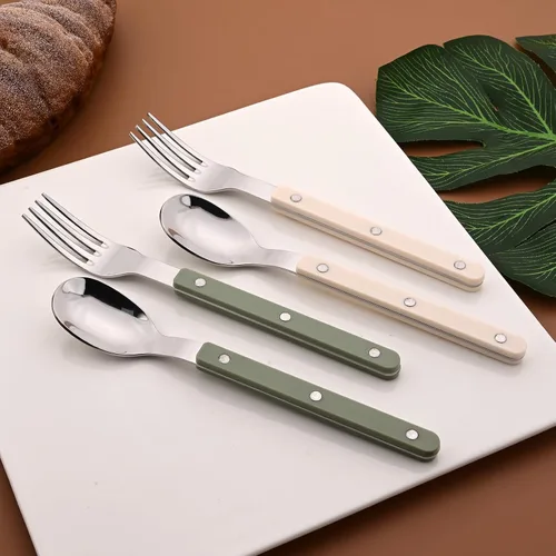 Vista 5 de Juego de 20 cubiertos de acero inoxidable para 4 piezas con mango de plástico acrílico, mantequilla y cuchillo de cena, juego de cubiertos