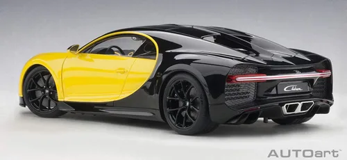 Vista 2 de Autoart Bugatti Chiron Jaune Molsheim Amarillo y Nocturne Negro Modelo 1/18