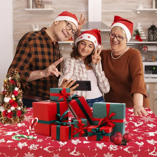 Vista 7 de UMINEUX Mantel de Navidad con reverso de franela, mantel de vinilo impermeable y lavable para fiestas de Navidad, bodas, vacaciones, decoración Alce