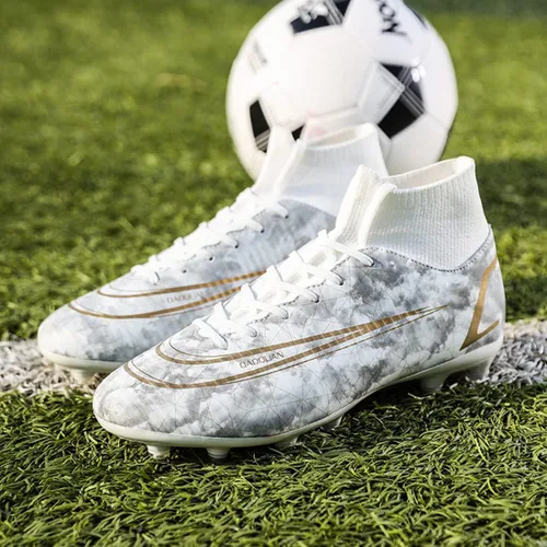 Vista 4 de Botas de fútbol Hightop para hombre, zapatos deportivos para exteriores, zapatos de fútbol de césped, picos para interiores y jóvenes