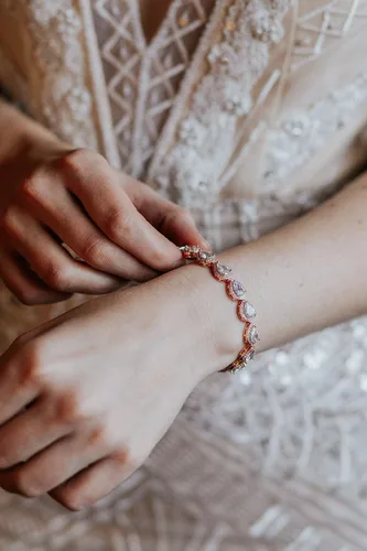Vista 7 de Pulsera de moissanita de oro de 14 quilates para mujer, pulsera de lujo con cadena de oro de gota de agua, regalo de joyería de Navidad de moda