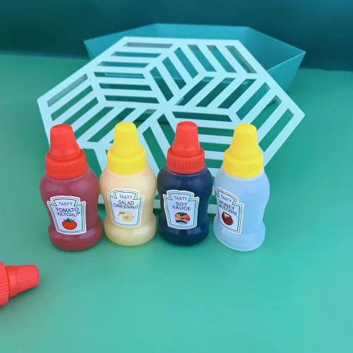 Vista 6 de 8 mini botellas exprimibles de condimentos de 0.8 fl oz de miel, salsa de tomate, salsa, aderezo de ensalada, recipientes exprimibles de plástico