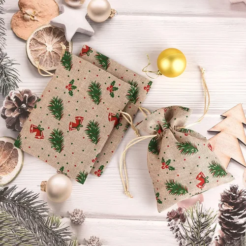 Vista 5 de XCFWin Paquete de 12 bolsas de regalo de Navidad con cordón, diseños reutilizables para suministros de fiesta de Navidad