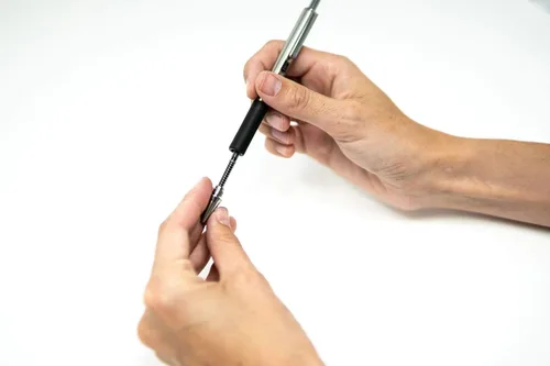 Vista 4 de Zebra Pen - Recambios F para bolígrafos F-301, F-301 Ultra y 301 A, punta fina, 0.028 in, negro, paquete de 12