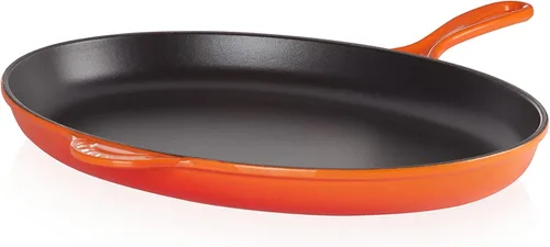 Vista 2 de Le Creuset Sartén ovalada de hierro fundido esmaltado de 15.75 pulgadas, llama
