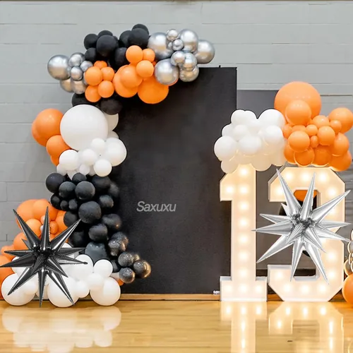 Vista 4 de Kit de arco de globos de baloncesto, kit de guirnalda de globos negros y naranjas, globos de estrella plateada de papel aluminio para baloncesto