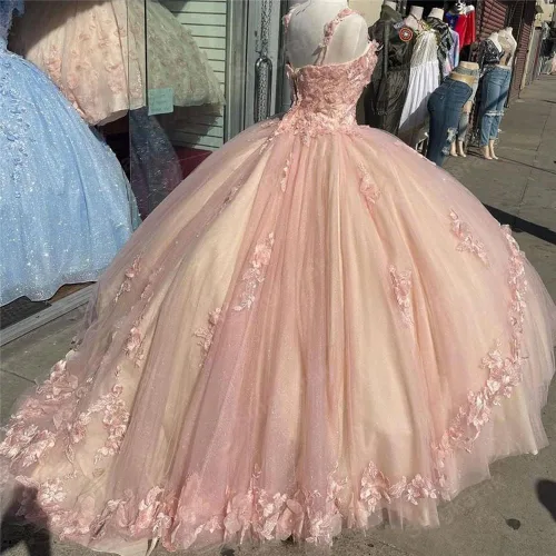 Vista 2 de Uiykhr De las mujeres fuera del hombro vestidos de quinceañera vestido de bola hinchado tul con cuentas vestido de fiesta dulce 15 vestidos