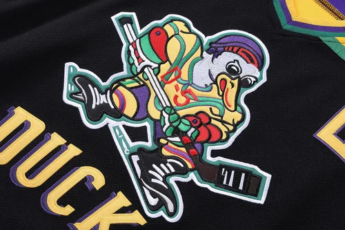 Vista 5 de Mighty Ducks Jersey, 96 Conway Jersey, 66 Bombay 33 Goldberg 99 Banks Jersey, camiseta de hockey sobre hielo de película, broidery y costuras