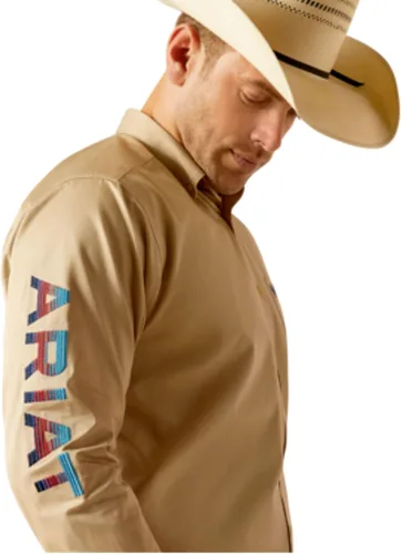 Vista 52 de Ariat Camisa de sarga con logotipo del equipo para hombre
