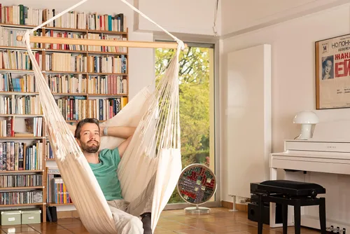 Vista 2 de LA SIESTA® - Silla Hamaca Grande y Cómoda de Algodón Habana & CasaMount - Silla Colgante con Kit de Suspensión para Paredes, Techos y Vigas Café