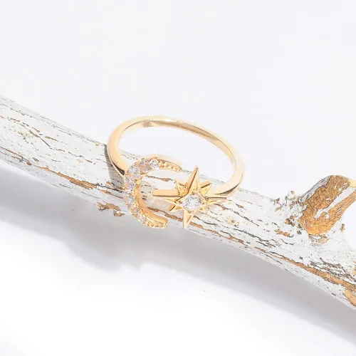 Vista 2 de Artilady Gold Emerald Rings for Women, Open Band Adjustable for US 5-10 Dorado