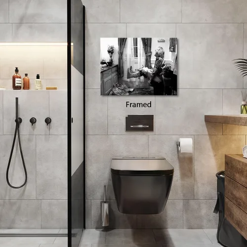 Vista 2 de Lona enmarcada de arte de pared divertido de baño - póster de "Dumb and Dumber" para decoración de pared - impresiones en lona en blanco y negro