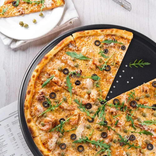 Vista 6 de Webake Bandeja para pizza ventilada de 12 pulgadas con agujeros, revestimiento antiadherente en acero al carbono, placa redonda para pizza
