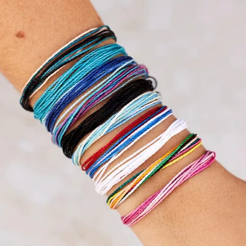 Vista 2 de Pura Vida Paquete de pulseras de la amistad, juego de 10 pulseras apilables para mujer, pulseras hechas a mano y pulseras bonitas, accesorios