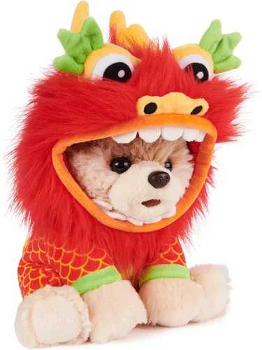 Vista 2 de GUND Boo, el perro más lindo del mundo con atuendo de dragón del Año Nuevo Lunar, peluche de pomerania para edades de 1 año en adelante, 22.86 cm