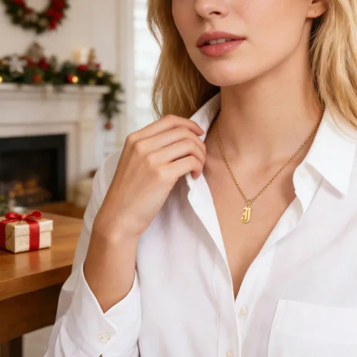 Vista 5 de Collar con dije de letra de inicial para mujer, chapado en oro de 18 quilates, para dama de honor, regalo para niñas