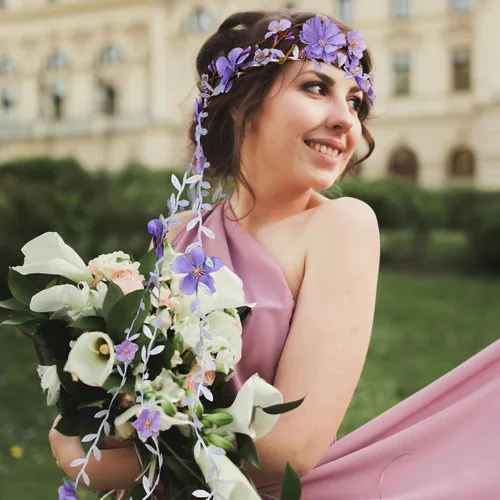 Vista 4 de Diadema de flores para mujeres - Corona floral de hadas para princesa, diadema floral para Renacimiento, feria renacentista, cosplay de boda