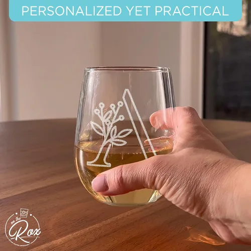 Vista 5 de On The Rox Drinks Regalos con monograma para mujeres y hombres – Letra A-Z inicial grabada monograma sin tallo, copa de vino – Regalos de vino