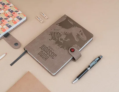 Vista 5 de Cuaderno diario oficial de Jurassic Park, cuadernos de tapa dura + bolígrafo, cuaderno A5, bonitos cuadernos 180 páginas punteadas Jurassic