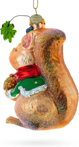Vista 3 de Adorno navideño de cristal soplado de ardilla acunando una bellota
