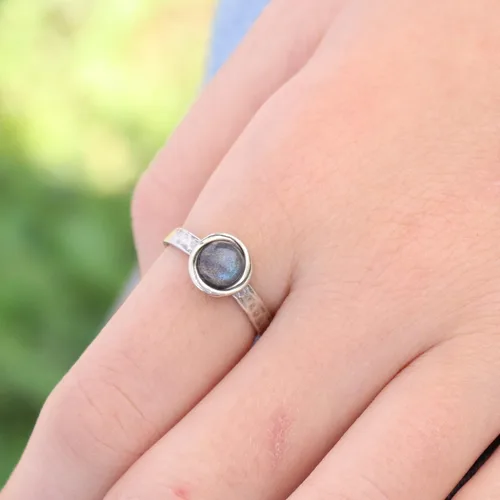 Vista 70 de Anillo de plata de ley con piedras preciosas para mujer, anillo apilable de piedra martillada, anillo de piedra natal