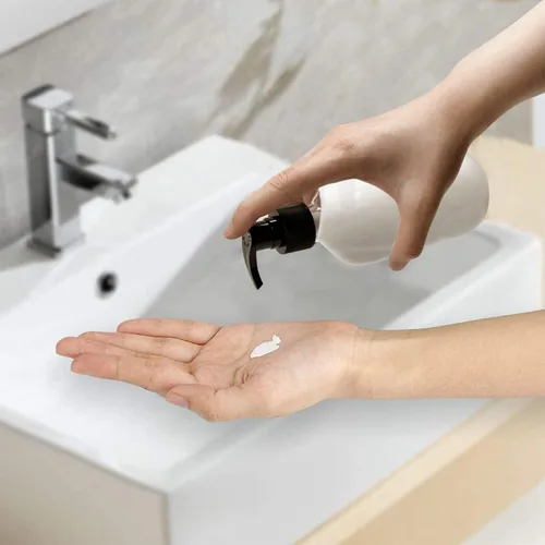 Vista 4 de Dispensador de Botella de Bomba de Plástico Transparente de 10 Onzas, Envase de Botella Vacía Recargable con Bomba para Aceite Esencial, Jabón