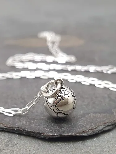 Vista 3 de Sterling Silver Tiny Earth World Globe 3D Charm Necklace, 18
