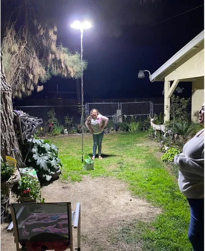Vista 7 de CONPEX Altra luces LED telescópicas de camping, iluminación LED portátil para acampar al aire libre con control remoto y manual, soporte de 12V CC