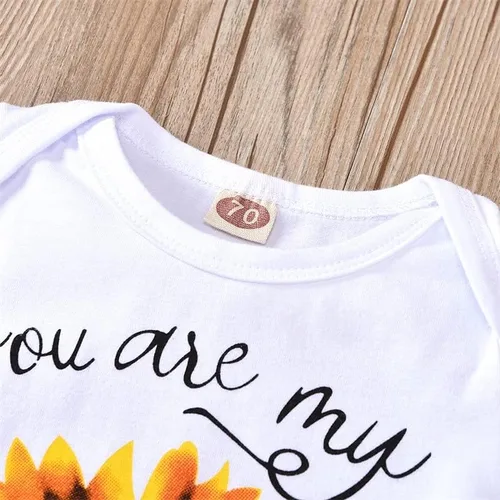 Vista 2 de Afunbaby Ropa de verano para bebé niña recién nacido con letras parte superior pantalones cortos de girasol linda ropa para bebé niña con diadema