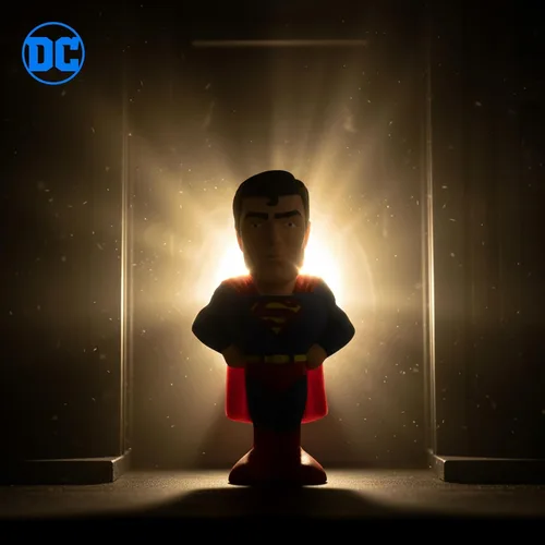Vista 5 de DC Superman Superman Figura Anti Estrés, 5.5 in (SD Distributions sdtwrn89189)