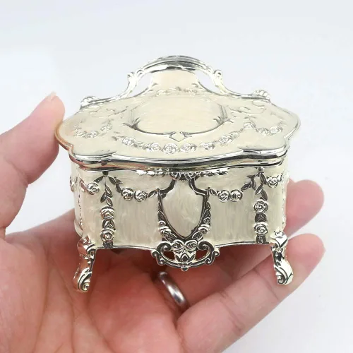 Vista 18 de ROSIKING Caja de música de aleación de metal en relieve en forma de corazón azul, caja musical antigua para joyería con cuerda, regalos