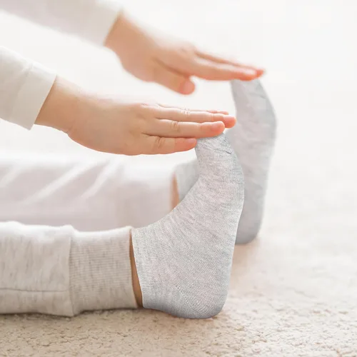Vista 2 de ZERULETS Calcetines para niños, 20 pares de calcetines de tobillo de corte bajo cortos deportivos para niños y niñas, niños de 1 a 13 años