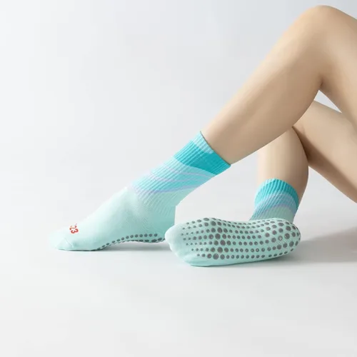 Vista 2 de Yoga Pilates Socks with Grips for Women Non Slip Solid Graffiti Cushioned Crew Socks for Barre Ballet Dance