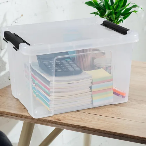 Vista 4 de Paquete de 4 contenedores de plástico transparente de 23 L con ruedas y pestillos Contenedores de almacenamiento transparentes con tapa, diseño