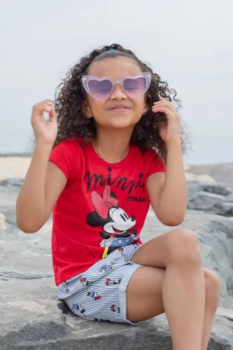 Vista 3 de Disney Minnie Mouse - Conjunto de camiseta floral arcoíris y pantalones cortos de cambray, tallas de bebé a niño grande (12 meses - 14-16)