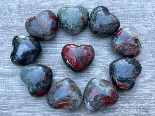 Vista 36 de Corazón hinchado de piedras preciosas al por mayor, corazones hinchados de piedras preciosas pulidas, piedra de palma de cristal, corazón de cristal