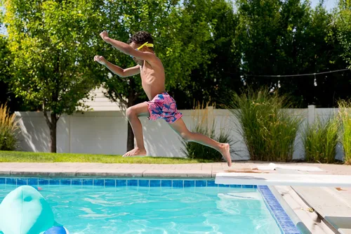 Vista 4 de Posh Creations Narwhal - Fideos y flotadores de piscina con EPS para niños, diversión no inflable para saltar, descansar y montar en la piscina