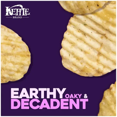 Vista 7 de Kettle Brand Papas fritas, corte Krinkle, aceite de trufa y sal marina, 5 onzas