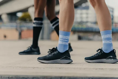 Vista 6 de CEP Calcetines altos de compresión para correr para mujer - Calcetines largos atléticos para rendimiento