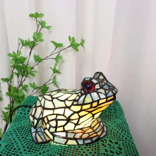 Vista 2 de Bieye L10829 Lámpara de Mesa de Rana Estilo Tiffany Vidrio Manchado Luz de Acento Nocturna para Decoración del Hogar Guardería Mesita de Noche