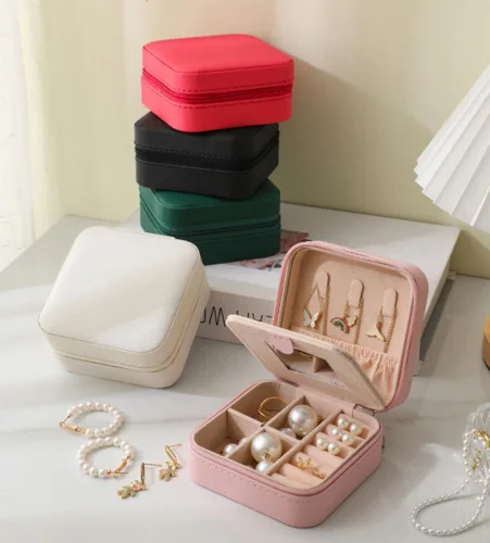 Vista 6 de ZITEZHGO Joyero de viaje con letras, organizador de joyas, bonita caja pequeña rosa para niñas y mujeres con espejo (rosa, S)