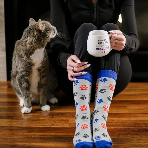 Vista 6 de Pavilion - Taza de 15.5 onzas y juego de regalo de calcetines M/L - You Can't Buy Love, But You Can Rescue It