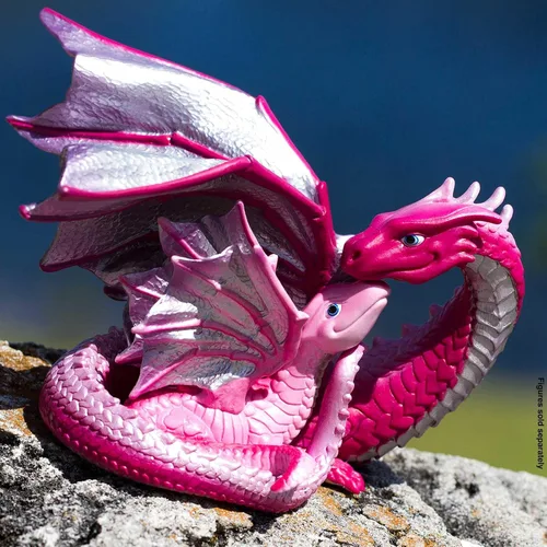 Vista 2 de Safari Ltd. Figura de dragón de amor, figura detallada de 6 pulgadas, divertido juguete de criatura mítica para niños, niñas y niños a partir de 4
