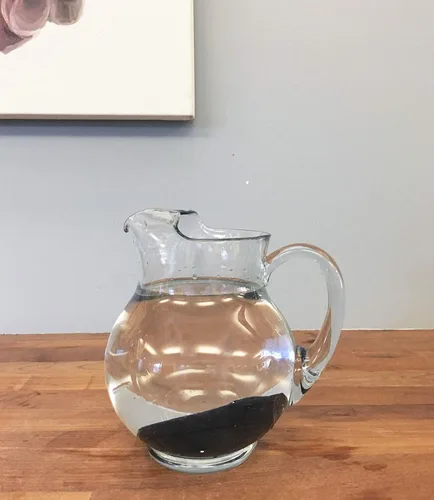 Vista 3 de Binchotan Charcoal de Kishu, Japón - Barras purificadoras de agua para agua de gran sabor, 2 varillas, cada barra filtra 1-2 galones de agua