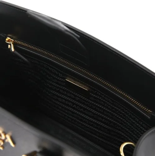 Vista 7 de Prada Bolso grande de piel Saffiano Lux negro 1BA228, Negro