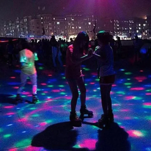Vista 6 de 1 paquete de bombilla LED giratoria de color E26, bombillas LED para fiestas, luces de escenario multi cristal para discoteca, bombilla